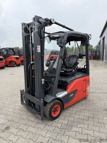 Electric 3-wheel forklift Linde E16-02