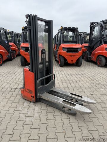 High Lift stacker Linde L12