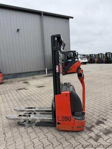 High Lift stacker Linde L12