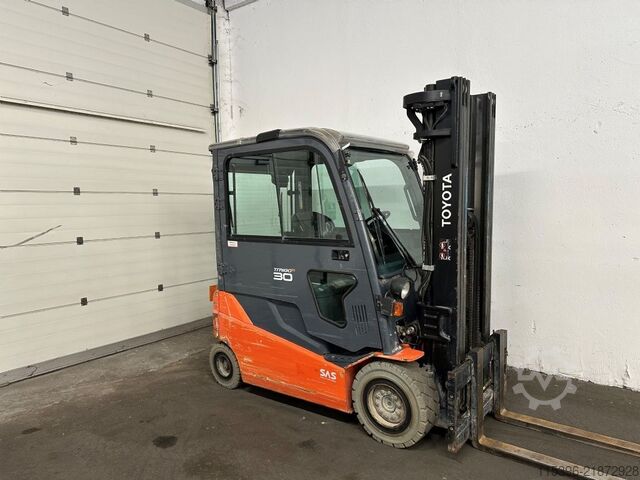 Electric 4-wheel forklift Toyota 8FBMT30 - TRIPLEX 5 m