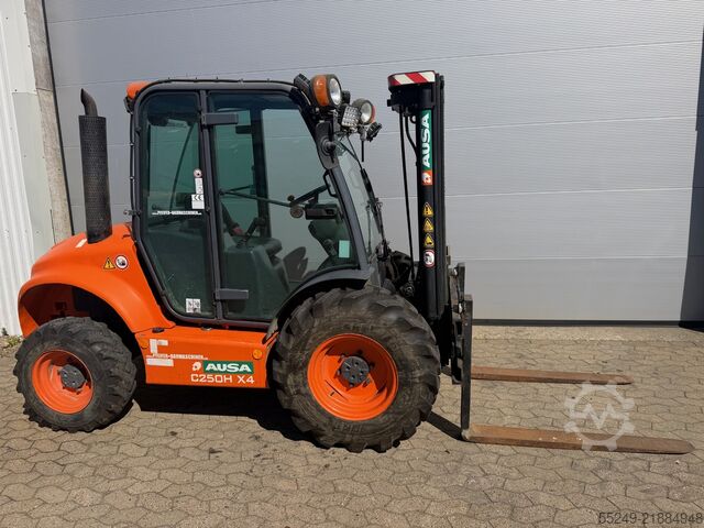 Off-road forklift AUSA C 250 H X4