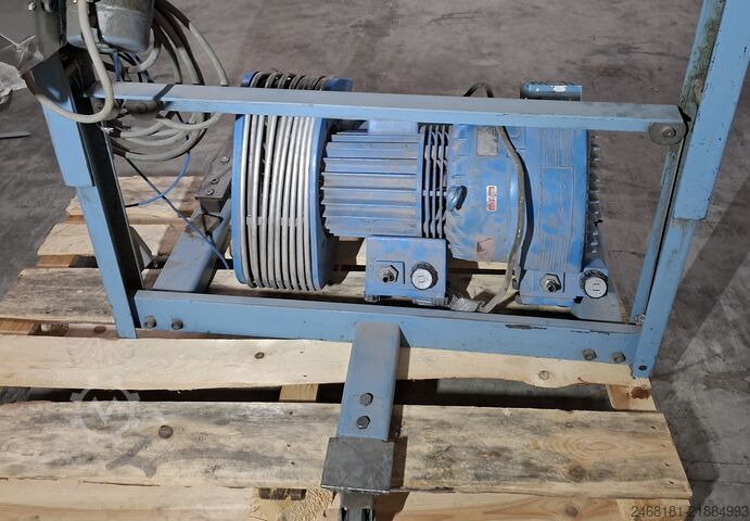 Unicut 740 cutting machine and bundling machine Unigraphica Unicut 740 i S-74-3