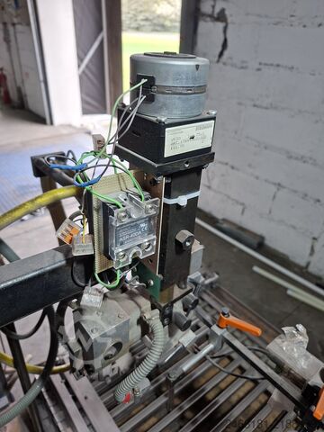 Unicut 740 cutting machine and bundling machine Unigraphica Unicut 740 i S-74-3