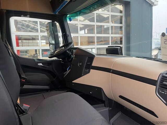 Mercedes-Benz Actros 2045 S 4x2 Tractor Head Mercedes-Benz Actros 2045 S 4x2 Tractor Head
