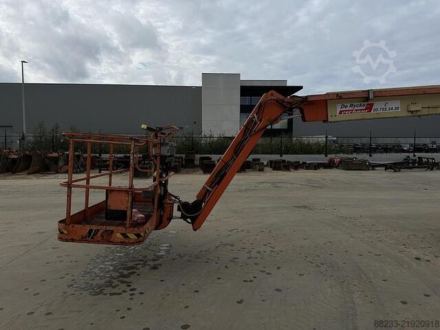Articulated boom lift JLG 800AJ
