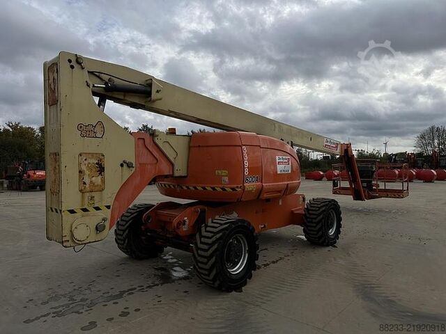 Articulated boom lift JLG 800AJ