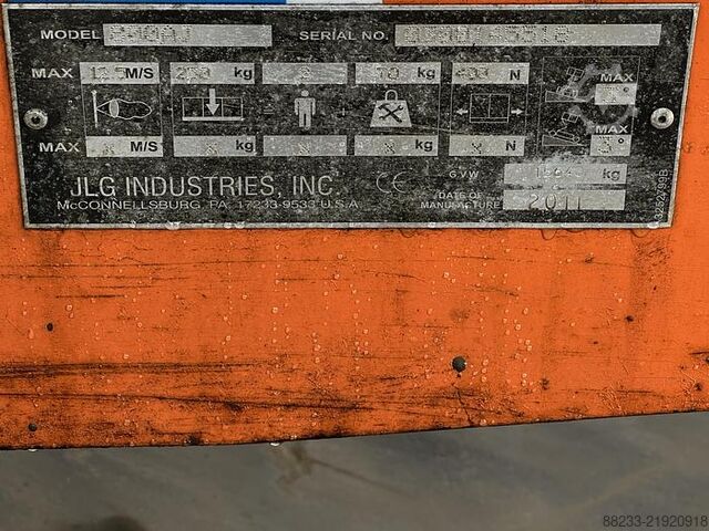 Articulated boom lift JLG 800AJ