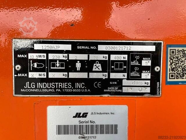 Articulated boom lift JLG 1250AJP