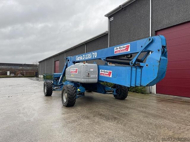 Articulated boom lift Genie Z135-70