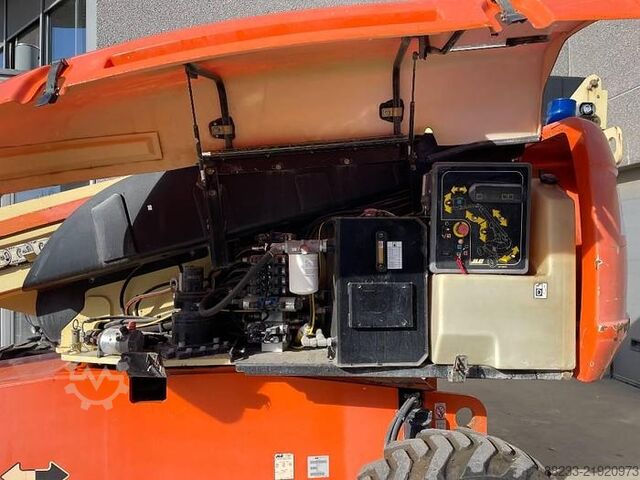 Telescopic boom lift JLG 660 SJ