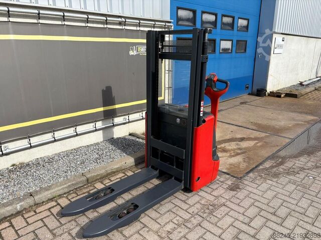 VS-22330 electric stacker Linde L10b 2,424 mm LINDE l10b