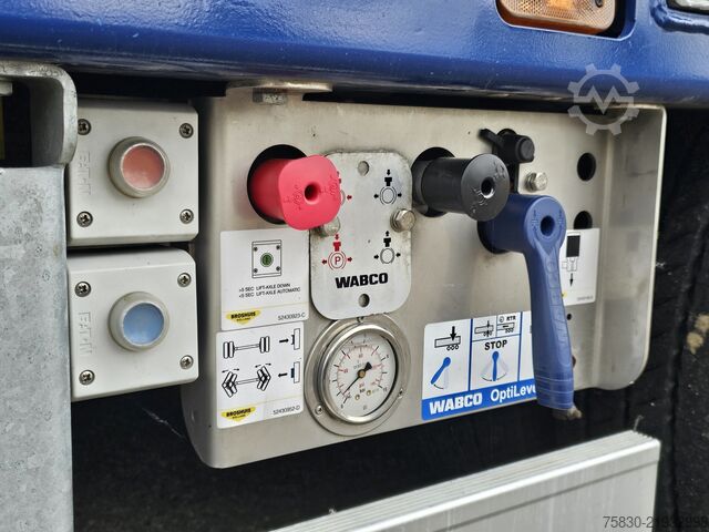 Low loader Broshuis 3ASD-3A / 1X LIFT-AXLE / 2x ELECTRIC HYDRAULIC ...