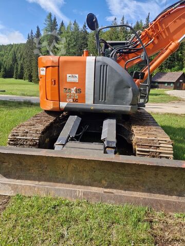 Tracked excavator/harvester Hitachi ZAXIS 225