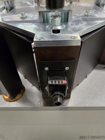 Eckenkräuselmaschine FOM INDUSTRIE BAIHA L