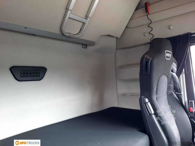 Standard tractor unit IVECO S-WAY 490 Intarder Standklima 2xTank