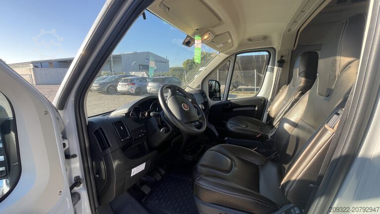 Wohnwagen/Wohnmobil Fiat Weinsberg Carabus 600 K | 4 Posti Letto | Completamente Attrezzato