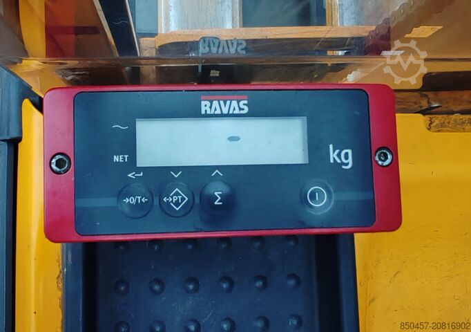 Palettenstapler Jungheinrich ERC 212 scales