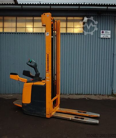 Pallet Stackers Jungheinrich ERC 212 scales