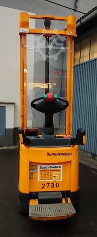 Pallet Stackers Jungheinrich ERC 212 scales