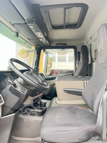 Box truck MAN TGM 15.290 LL Koffer 7,10m LBW Anhängervorrüst.