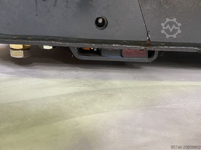 V ( 5213 ) Schienenführung * NEU / Unbenutzt !!! LINDE V  ( 5213 ) Rail Guidance * NEW / Unused !!!