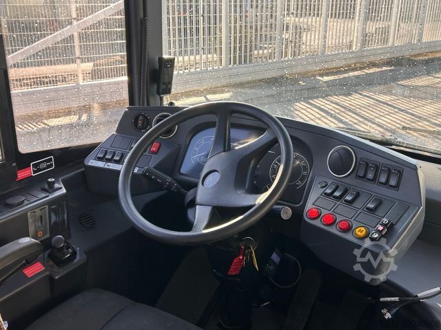 City bus SOLARIS Urbino 8.9 LE Midi K    3-PUNKT-Gurte
