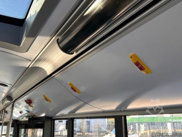 City bus SOLARIS Urbino 8.9 LE Midi K    3-PUNKT-Gurte