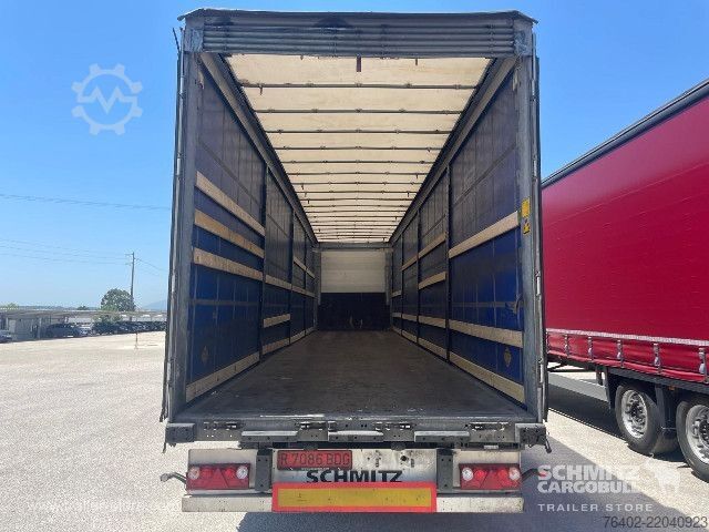 Open semitrailer with tarp Schmitz Cargobull Semitrailer Curtainsider Mega