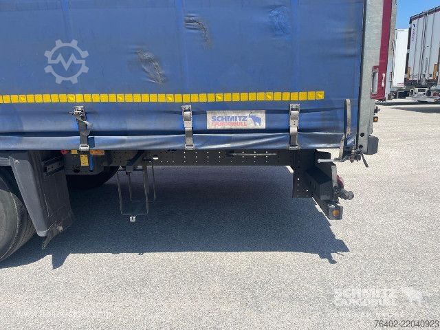 Open semitrailer with tarp Schmitz Cargobull Semitrailer Curtainsider Mega