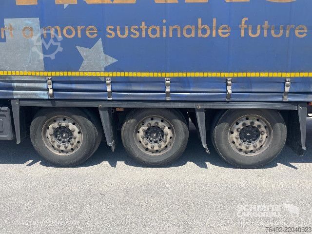 Open semitrailer with tarp Schmitz Cargobull Semitrailer Curtainsider Mega
