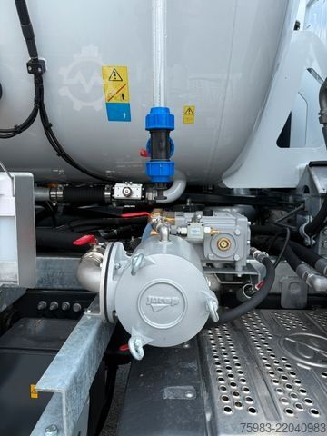 Vacuum tank truck MERCEDES-BENZ AROCS 2646 6x2 / Sauger KRÜGER SSP 14-1