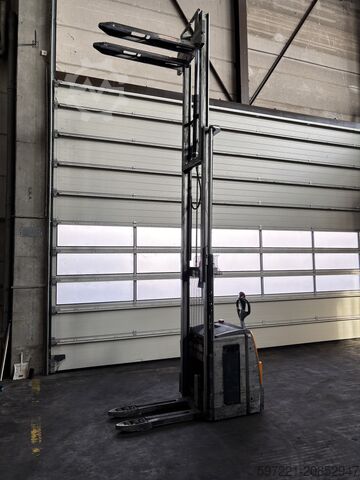 Palettenstapler Still EXV14I Initalhub Triplex