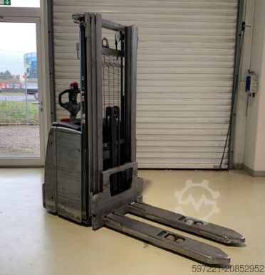 Palettenstapler Still EXV14I Initalhub Triplex