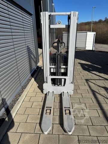 Pallet Stackers Still EXV14I Initalhub Triplex