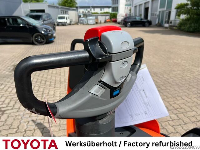 Niederhubwagen Toyota LPE 250 / Akku überh.!