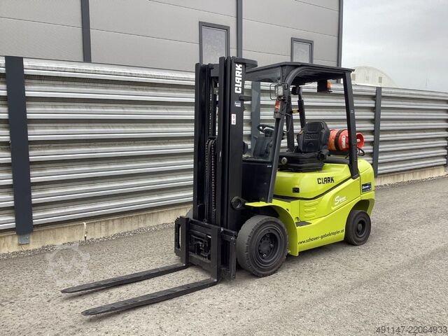 Treibgasstapler Clark GTS 25L