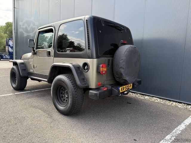 Geländewagen Jeep WRANGLER TJ 4.0i 4x4