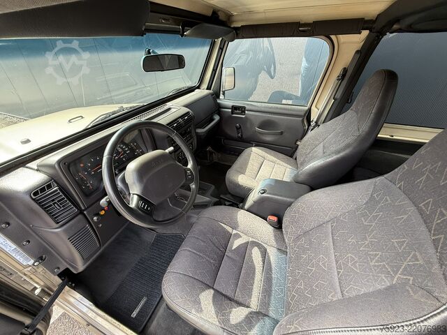 Geländewagen Jeep WRANGLER TJ 4.0i 4x4