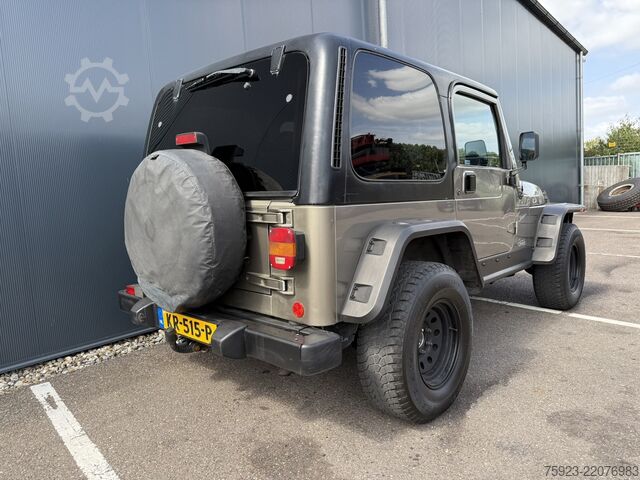 Geländewagen Jeep WRANGLER TJ 4.0i 4x4