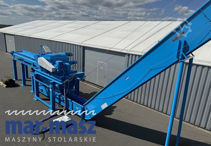 Holzhacker Schredder KLOCKNER 900×180 HS 4 WT z przenośnikiem łańcuchowym typu redler