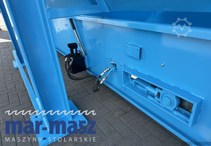 Holzhacker Schredder KLOCKNER 900×180 HS 4 WT z przenośnikiem łańcuchowym typu redler