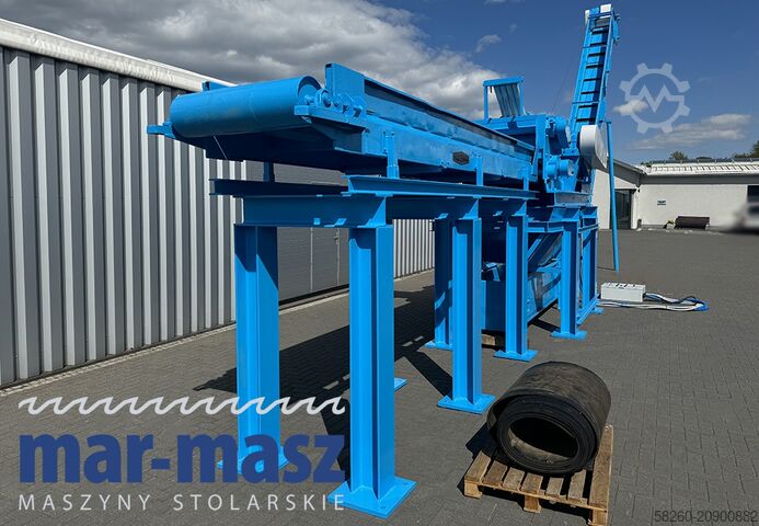 Holzhacker Schredder KLOCKNER 900×180 HS 4 WT z przenośnikiem łańcuchowym typu redler