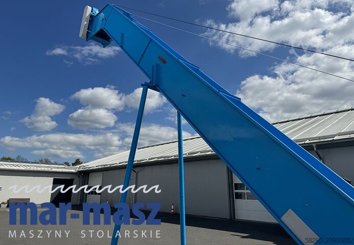 Holzhacker Schredder KLOCKNER 900×180 HS 4 WT z przenośnikiem łańcuchowym typu redler