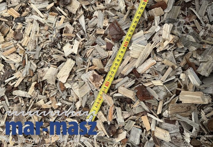 Holzhacker Schredder KLOCKNER 900×180 HS 4 WT z przenośnikiem łańcuchowym typu redler