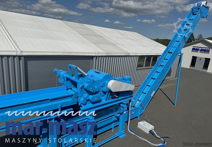 Holzhacker Schredder KLOCKNER 900×180 HS 4 WT z przenośnikiem łańcuchowym typu redler