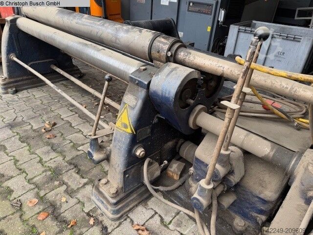 Plate Bending Machine - 3 Rolls SALING A5