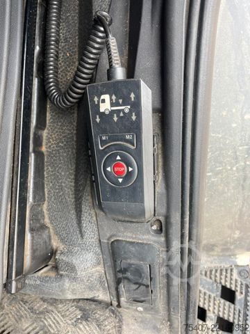 Garbage truck MERCEDES-BENZ Antos 3-Achser 2533 / Zoeller M24x2EC / Delta