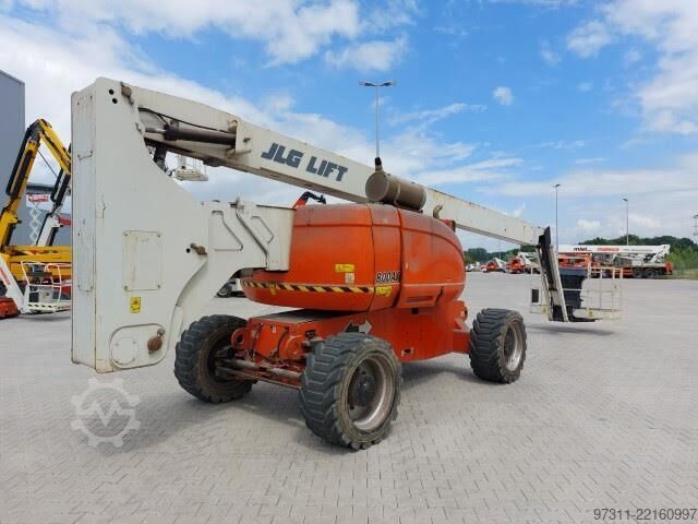 Articulated boom lift JLG 800AJ