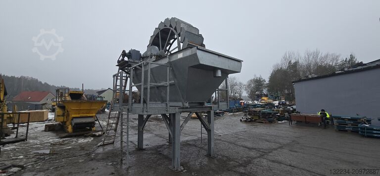 Mobile tracked screener Powerscreen Powerscreen Wheel bucket dewaterer Gelen KY800
