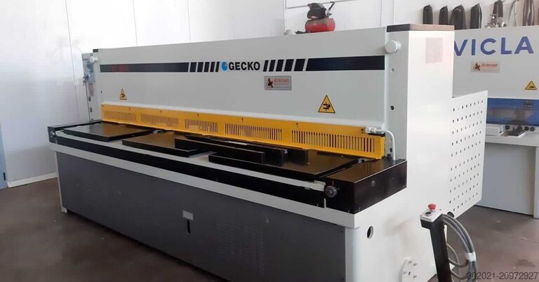 PRESS BRAKES + SHEARS – Sheet Metal  